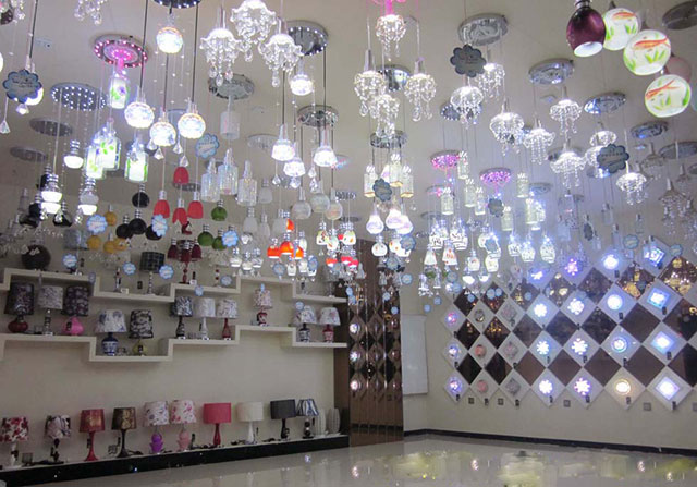 燈都古鎮(zhèn)，展現(xiàn)“燈”峰造極的燈飾設(shè)計(jì)“中國力量”