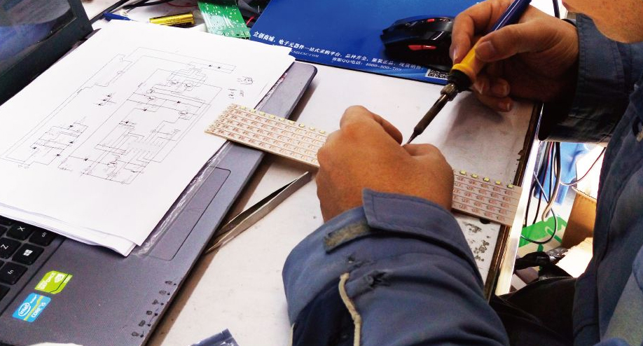 加強研發(fā)，發(fā)揮OEM優(yōu)勢，把“品牌”之路走得更長遠