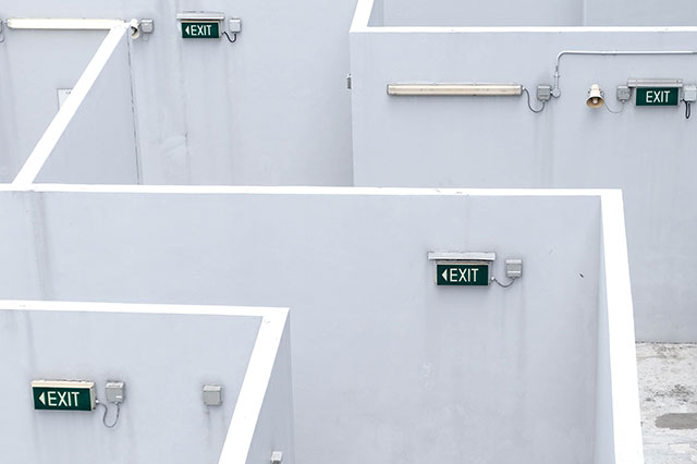 智能疏散系統(tǒng)相比于傳統(tǒng)應(yīng)急疏散燈，到底強(qiáng)在哪？